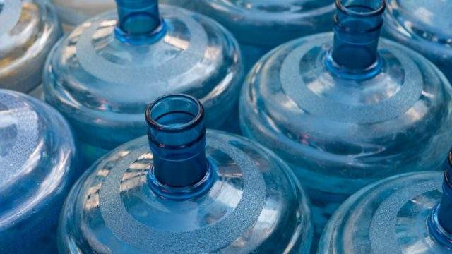 アクアクララの水ボトルは空きボトルを保管しなければならないため、置き場所が必要